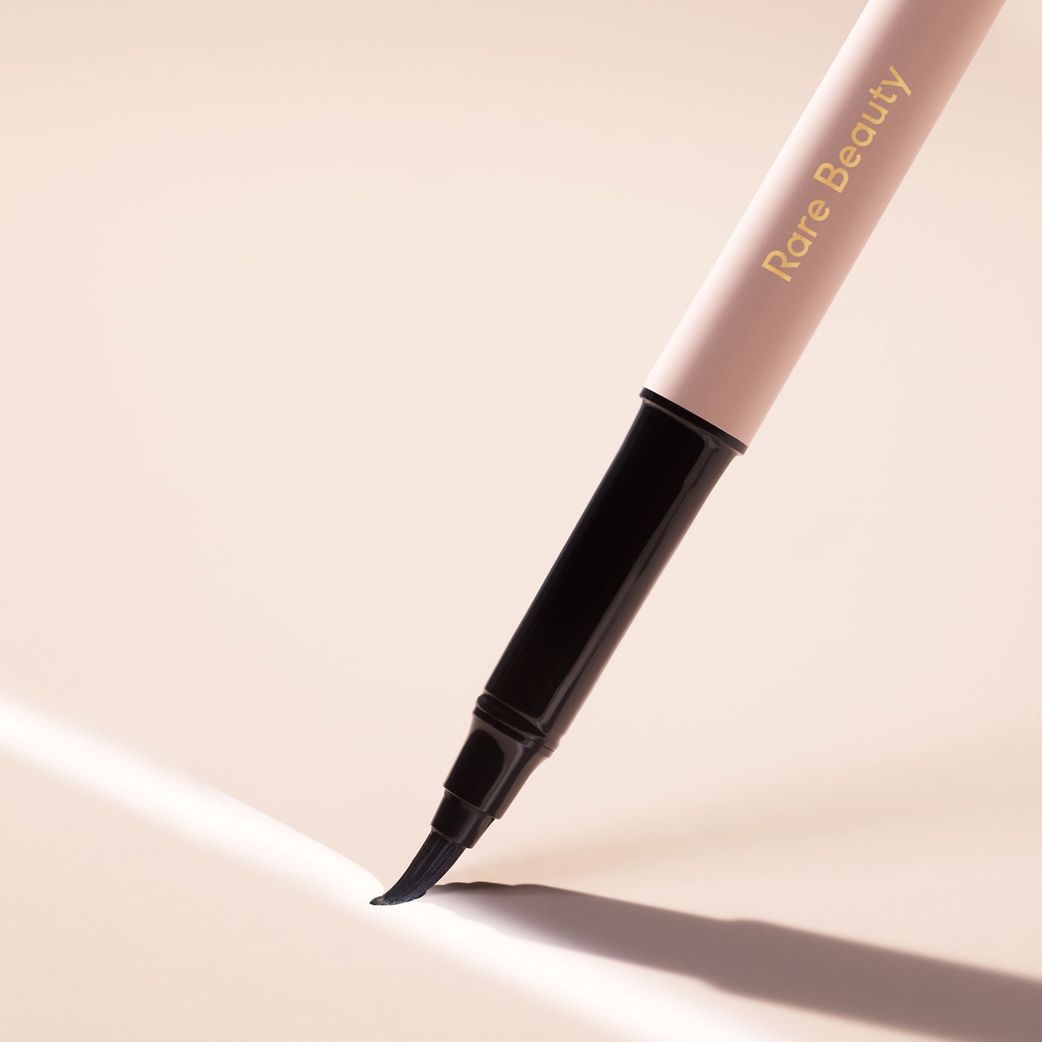Rare Beauty by Selena Gomez – Perfect Strokes Matte Liquid Liner