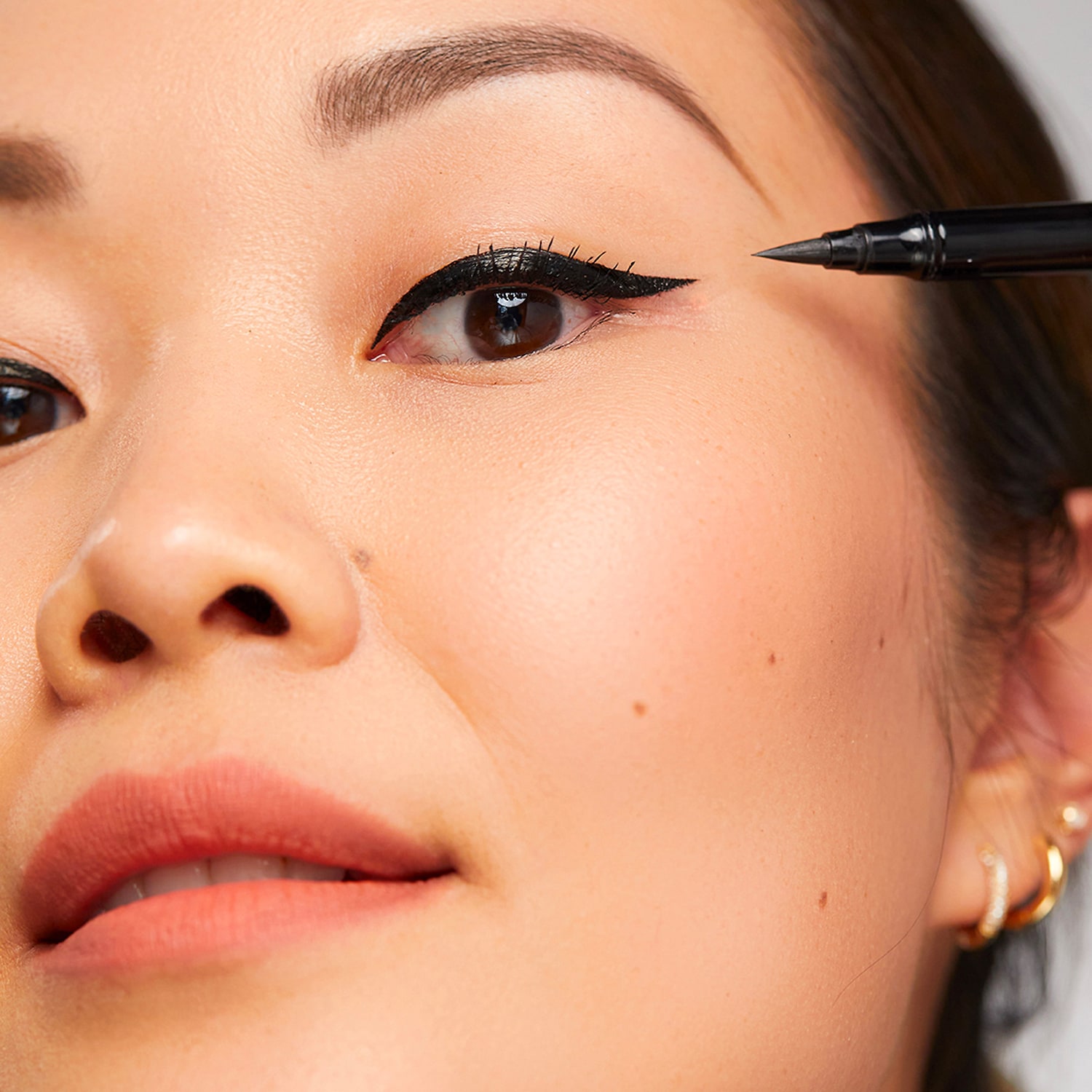 Rare Beauty by Selena Gomez - Perfect Strokes Matte Liquid Liner - Image 4