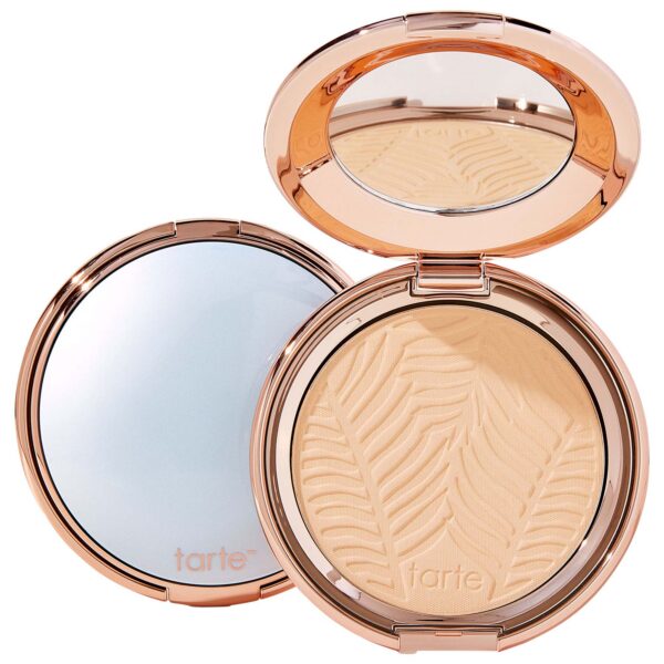tarte – Amazonian clay 16-hour blurring powder foundation