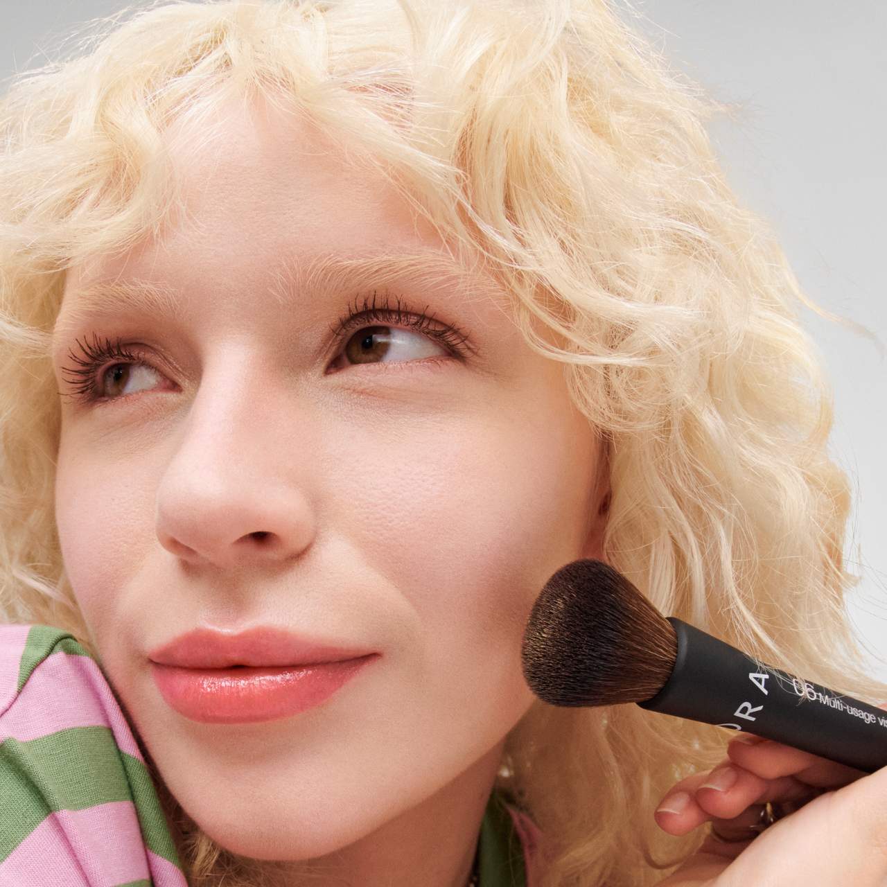 SEPHORA COLLECTION - Essential Brush - 06 Multitasker Face - Image 2