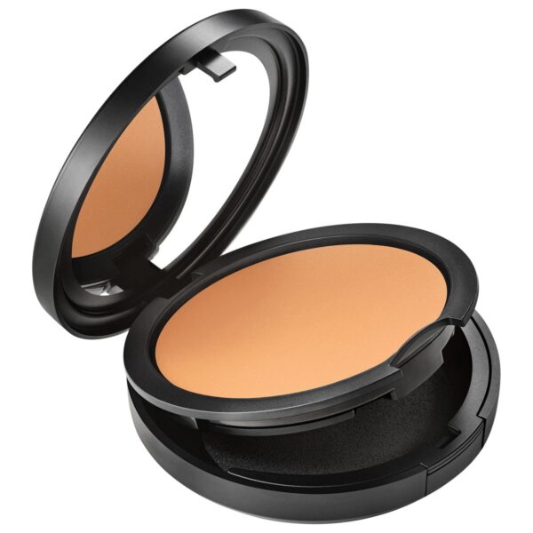 MAC Cosmetics – Studio Fix Powder Plus Foundation with 24HR Oil Control + Blur-Matte Finish