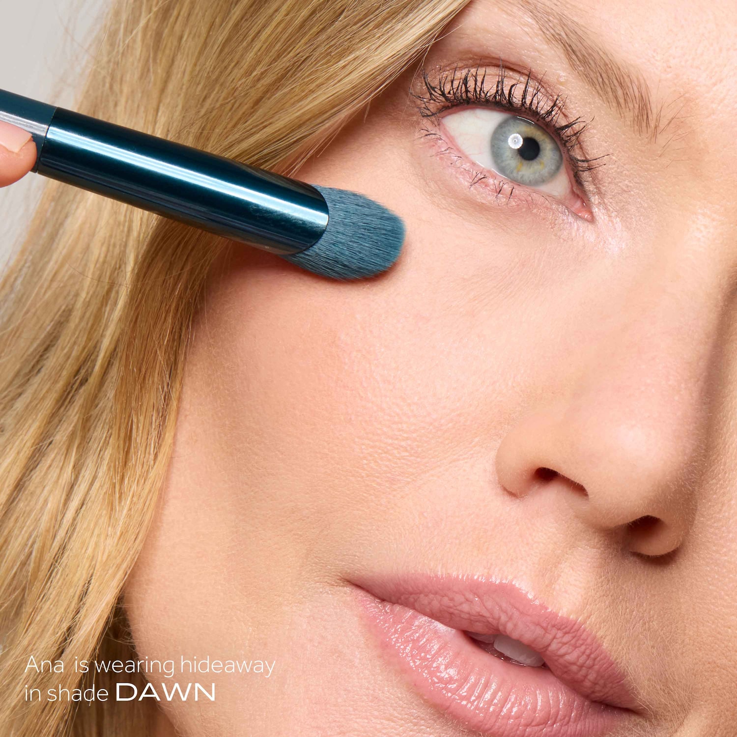 caliray – Eyes Up Here Concealer Brush